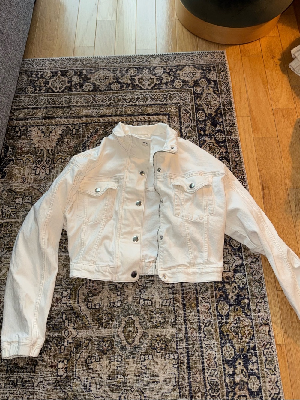 Abercrombie & Fitch White Cropped Denim Jacket